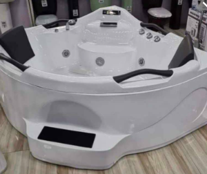 Triangular Curve Jacuzzi